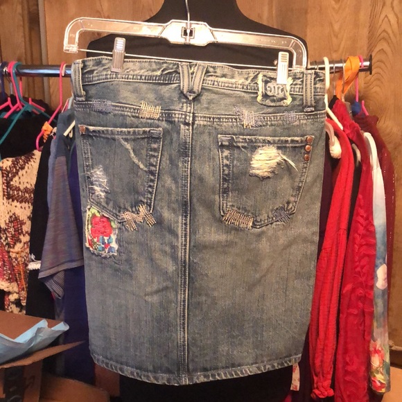 Adorable Mini Skirt by “Miss Me”! - Picture 7 of 17